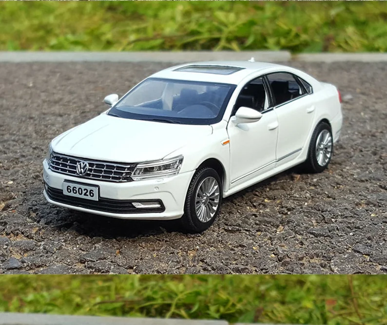 1:32 Passat VW Volkswagen Diecast Scale toy Car Models 6 Openable Doors Metal Model Sound And Light Pull Back SUV Toys for kids