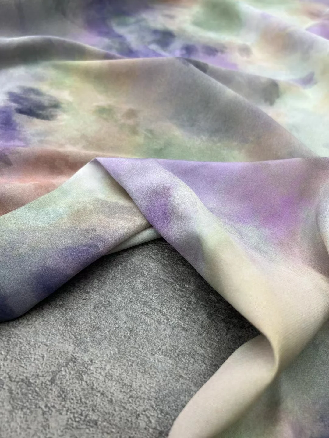 Purple Blooming Style 18momme Stretch Crepe De Chine Silk Fabric High-End Shirt Dress Silk Fabric