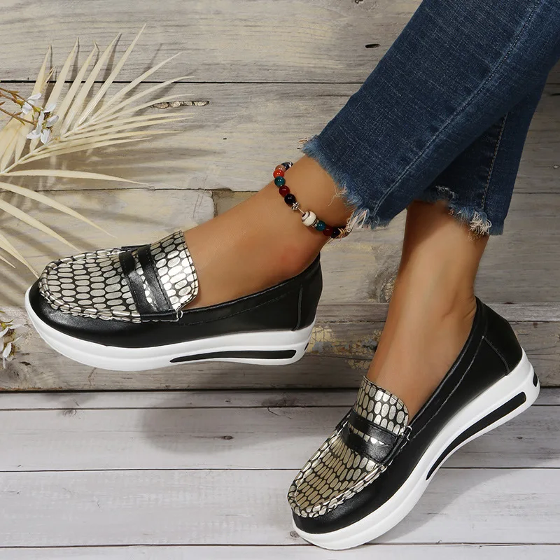 

Woman Shoes Platform Casual Flat Bottomed Comfortable Round Toe Loafers Breathable Hiking Anti Slip Women Single Shoe Large Size