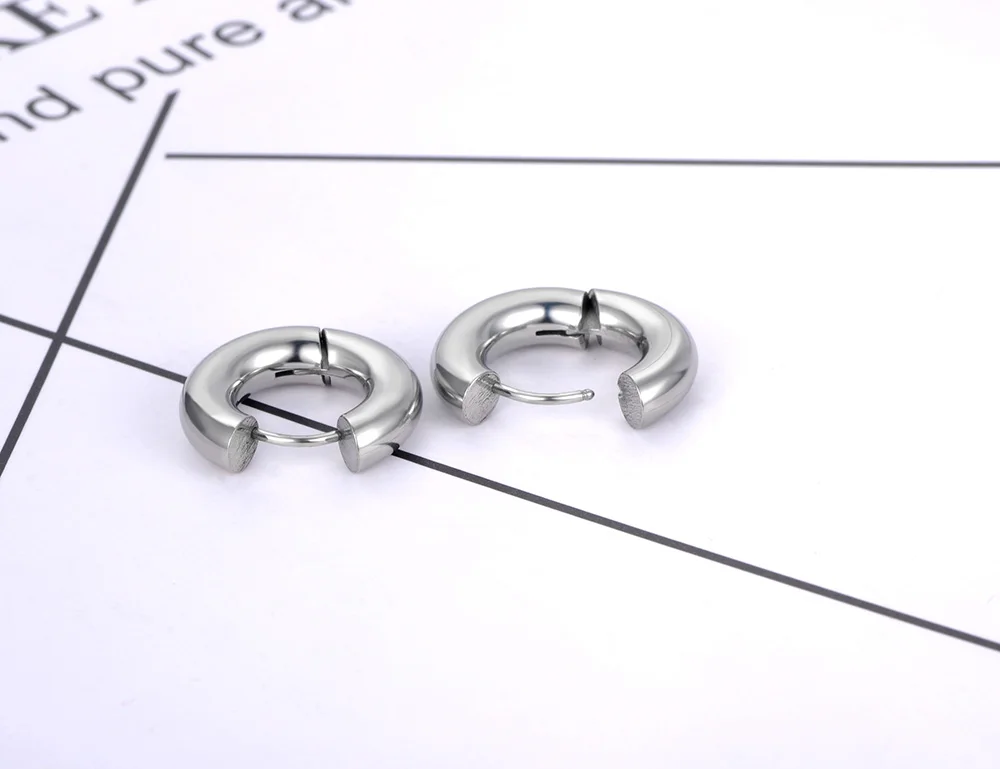 Lokaer 18K Gold Plated Stainless Steel Huggie Earrings Fashion Small Hoop Earrings 20mm Gold Earring Jewelry For Women E22026