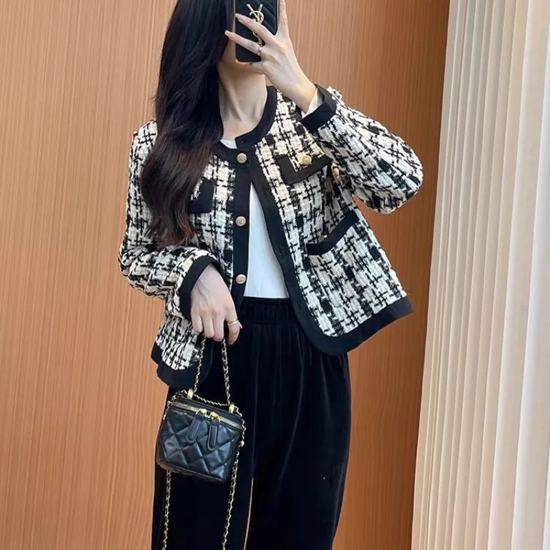 Xiaoxiangfeng Qianniao Checker Retro Jacket 2023 Spring Autumn New Korean Version Fashion Temperament Celebrity Short Coats