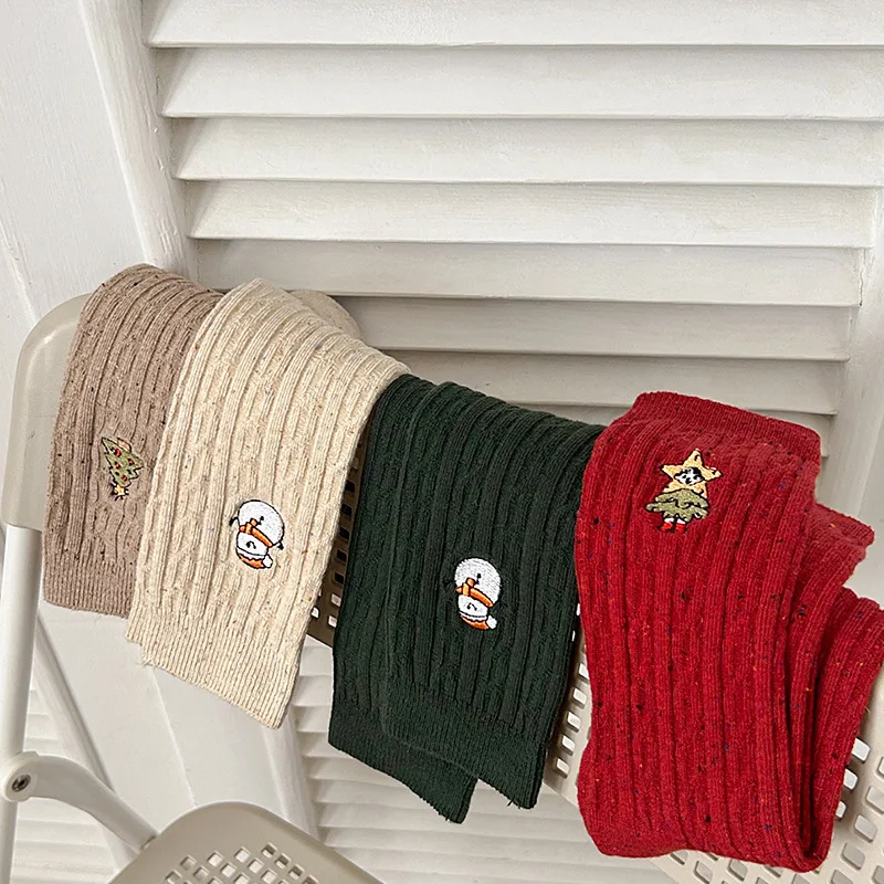 New Women\'s Socks Fashion Cartoon Embroidery Chirstmas Socks Female Thick Warm Novelties Girls New Year Socks Simple Trendy Soft