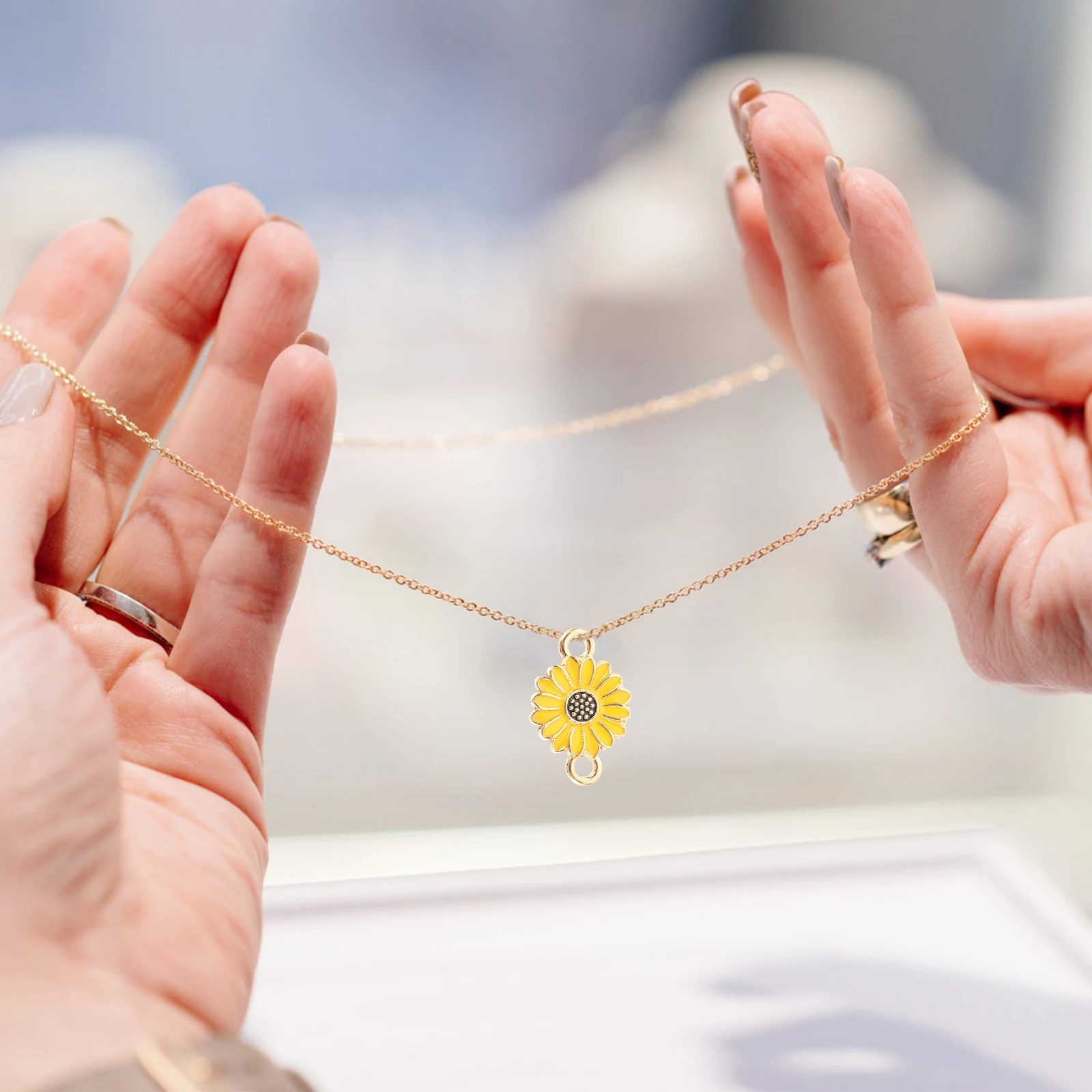 

20pcs Daisy Charms Yellow Gold DIY Jewelry Connector Pendants H made Accessories Necklace Bracelet flower charms for jewelry