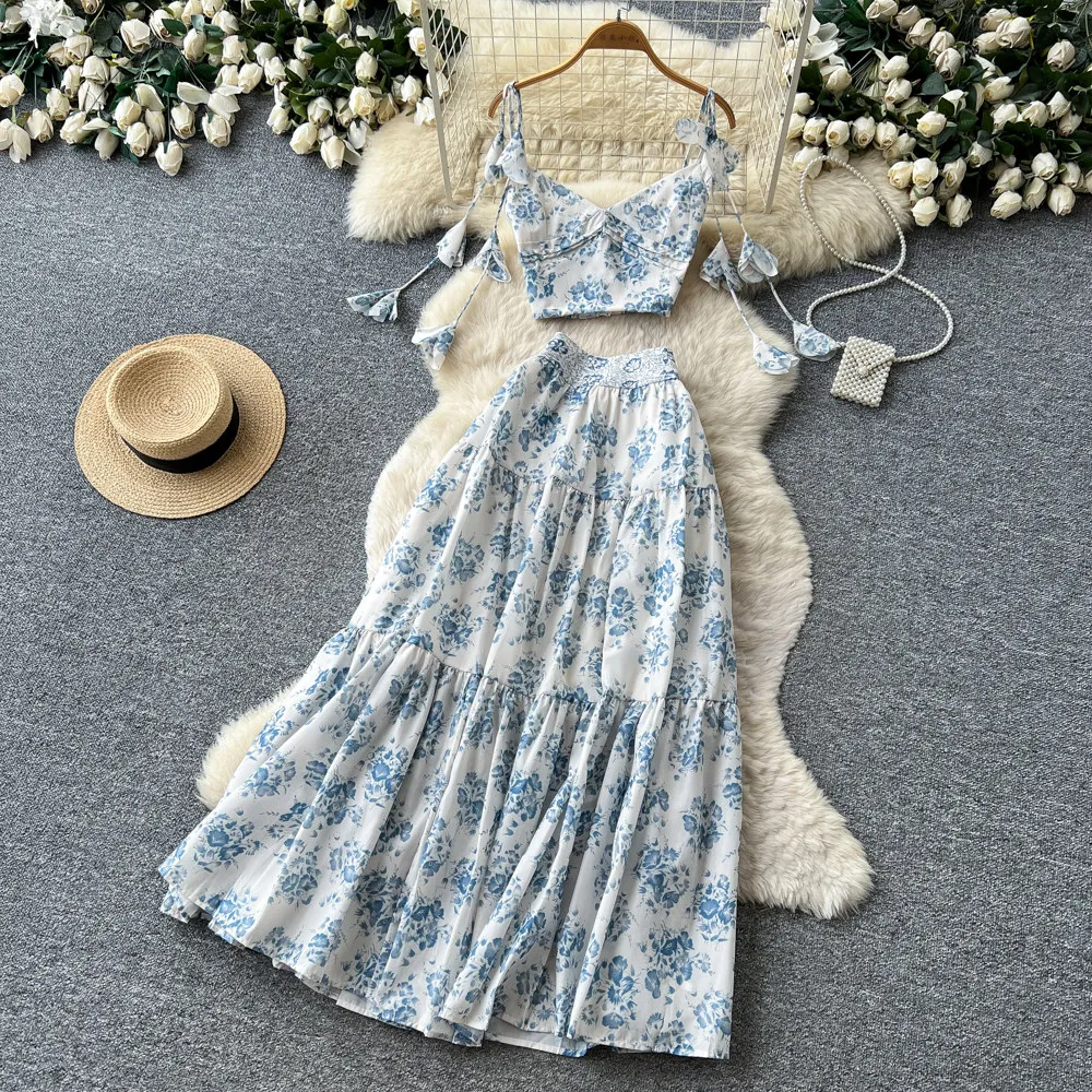 Conjunto de Dos Piezas con Estampado Floral Azul para Mujer, Estilo Veraniego para Vacaciones, Top Corto con Cuello en V, Falda Línea A de Cintura Alta Elástica