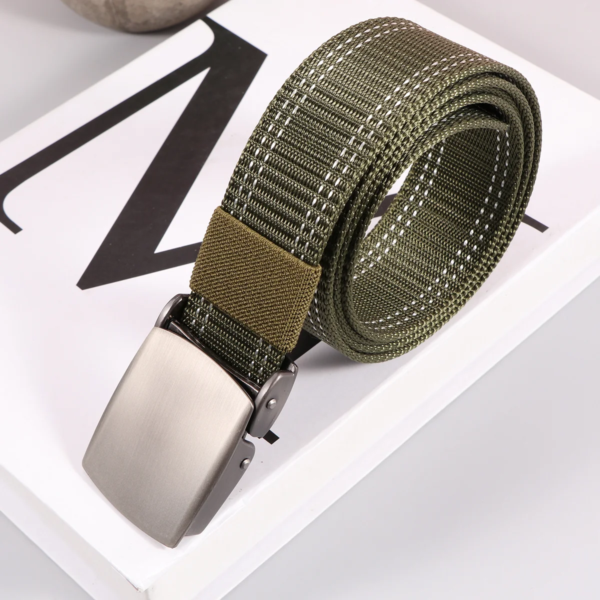 

1pc Canvas Belt Green Lightweight Adjustable Nylon Webbing For Men Waist Outdoor Training Exploration
