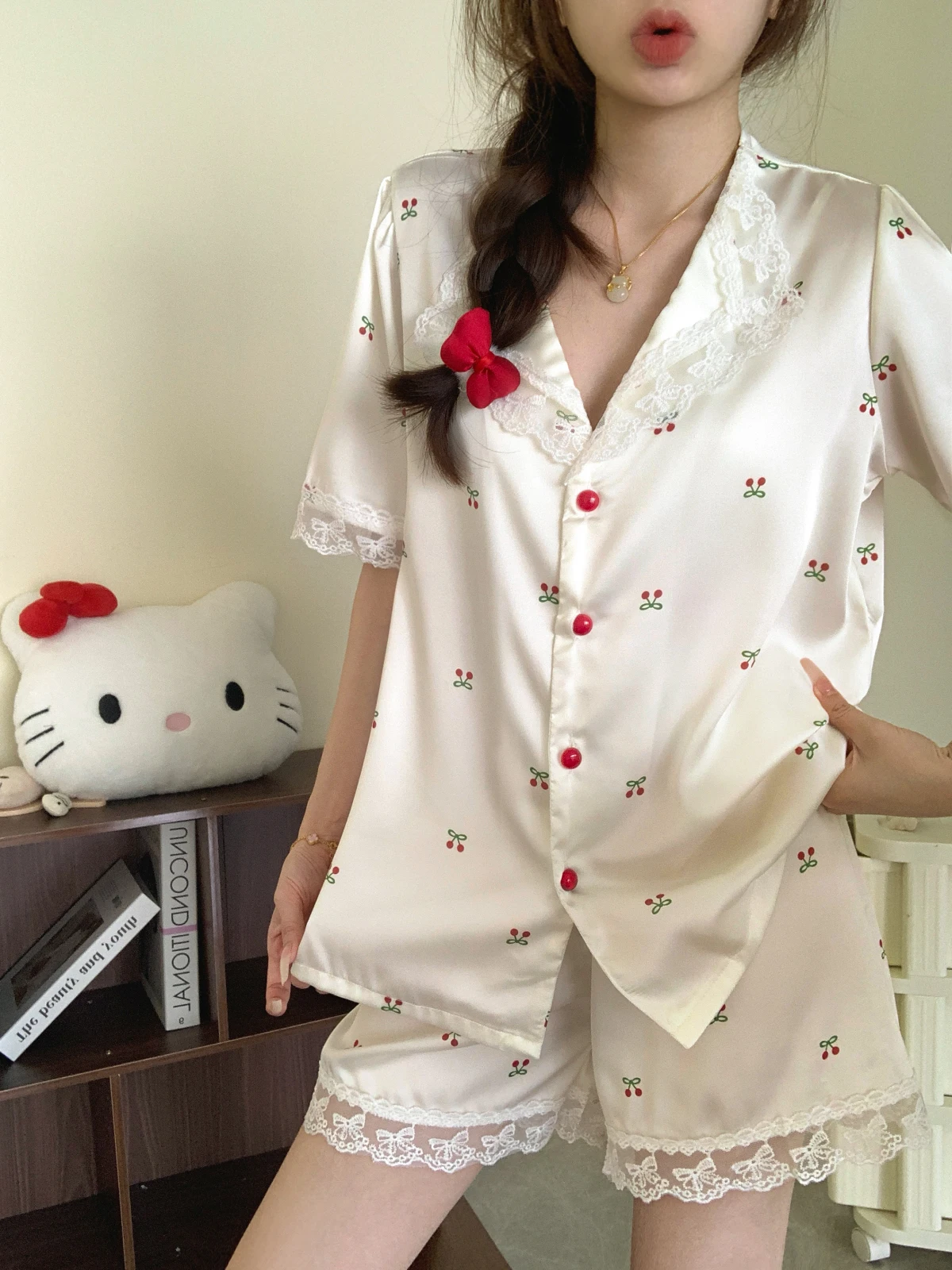 Japanese Ins Sweet Lace Edge Short-sleeved Pajamas Women's 2025 New Summer Satin Ice Silk Casual Comfortable Soft Loungewear