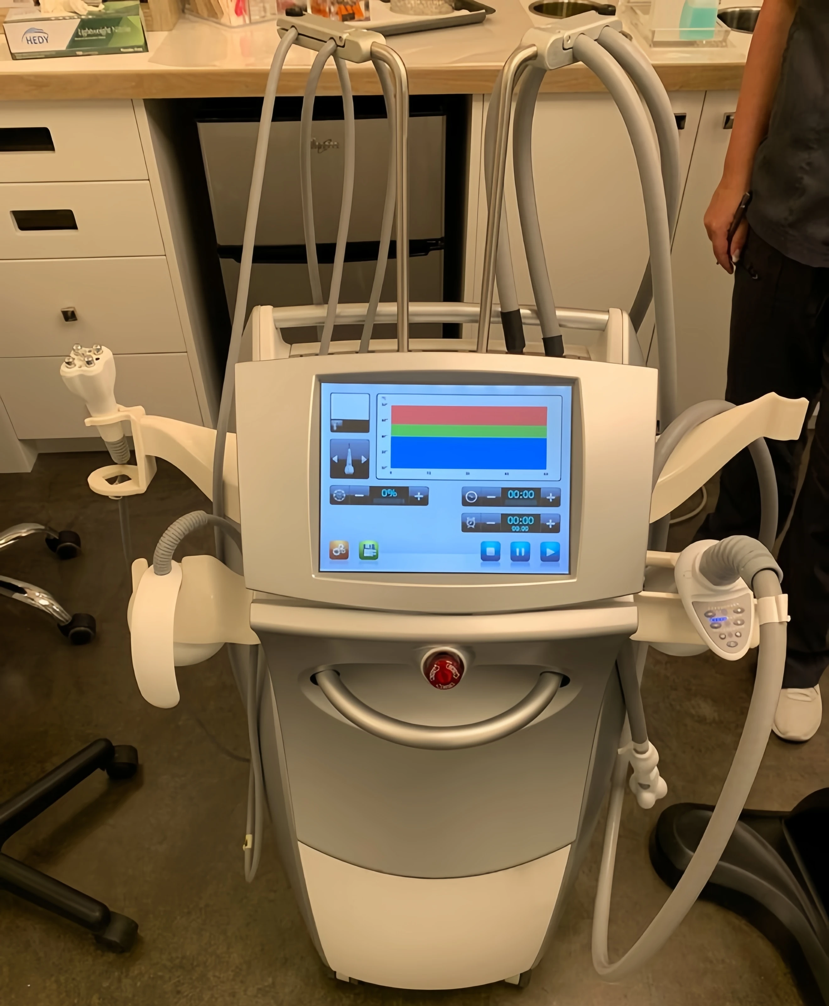 

4D Professional VariPulse Multifunctional Body Slimming Vacuum Machine Tightens the Skin Fades Pregnancy Marks