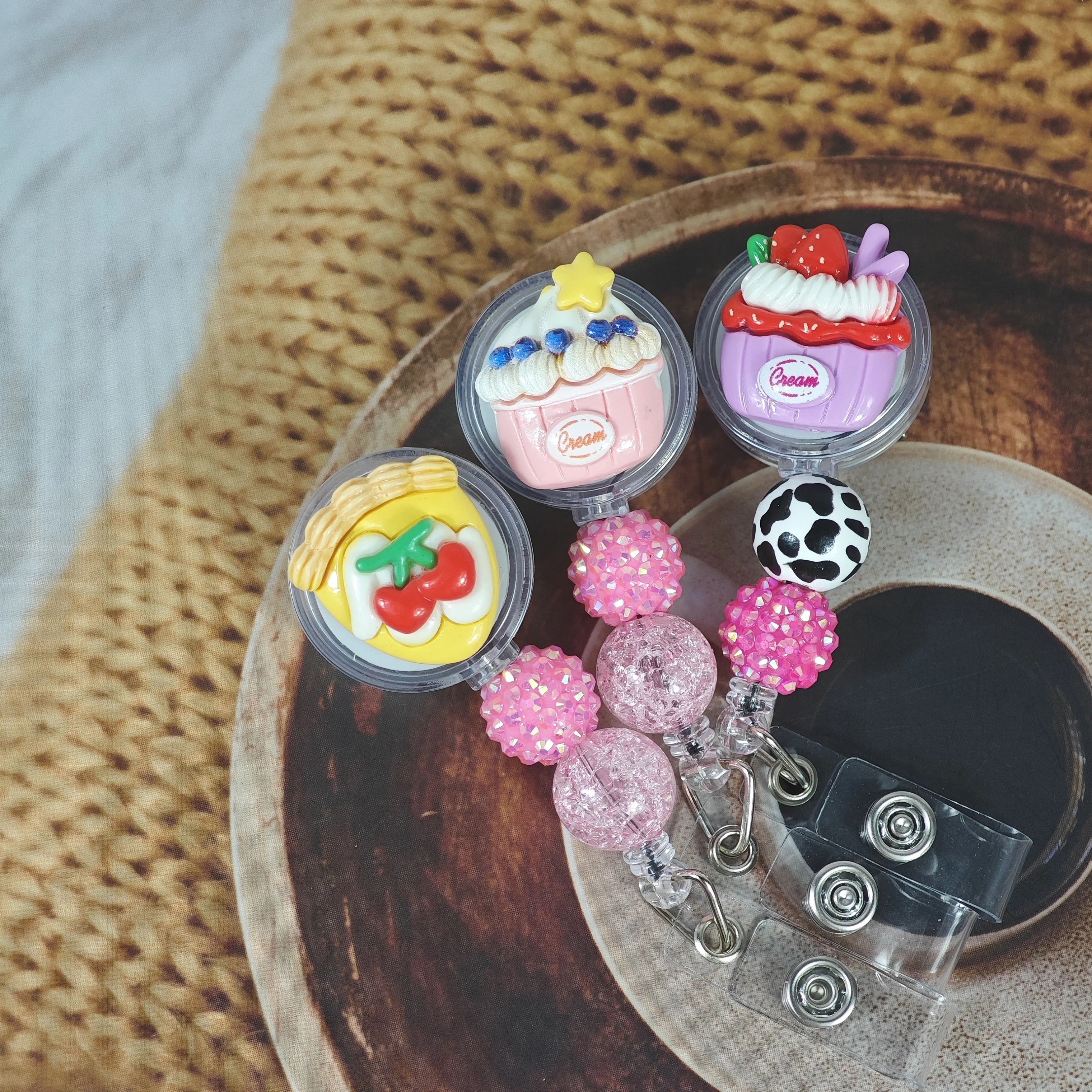 New Cartoon Cupcake Name Tag, Lanyard, Card Holder, Easy-Pull