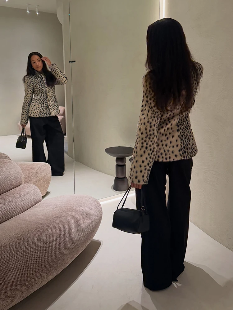Vintage Dalmatian Spotted Faux Fur Coat Women Round Neck Button Front Loose Short Fuzzy Jacket Winter Warm Street Outerwear