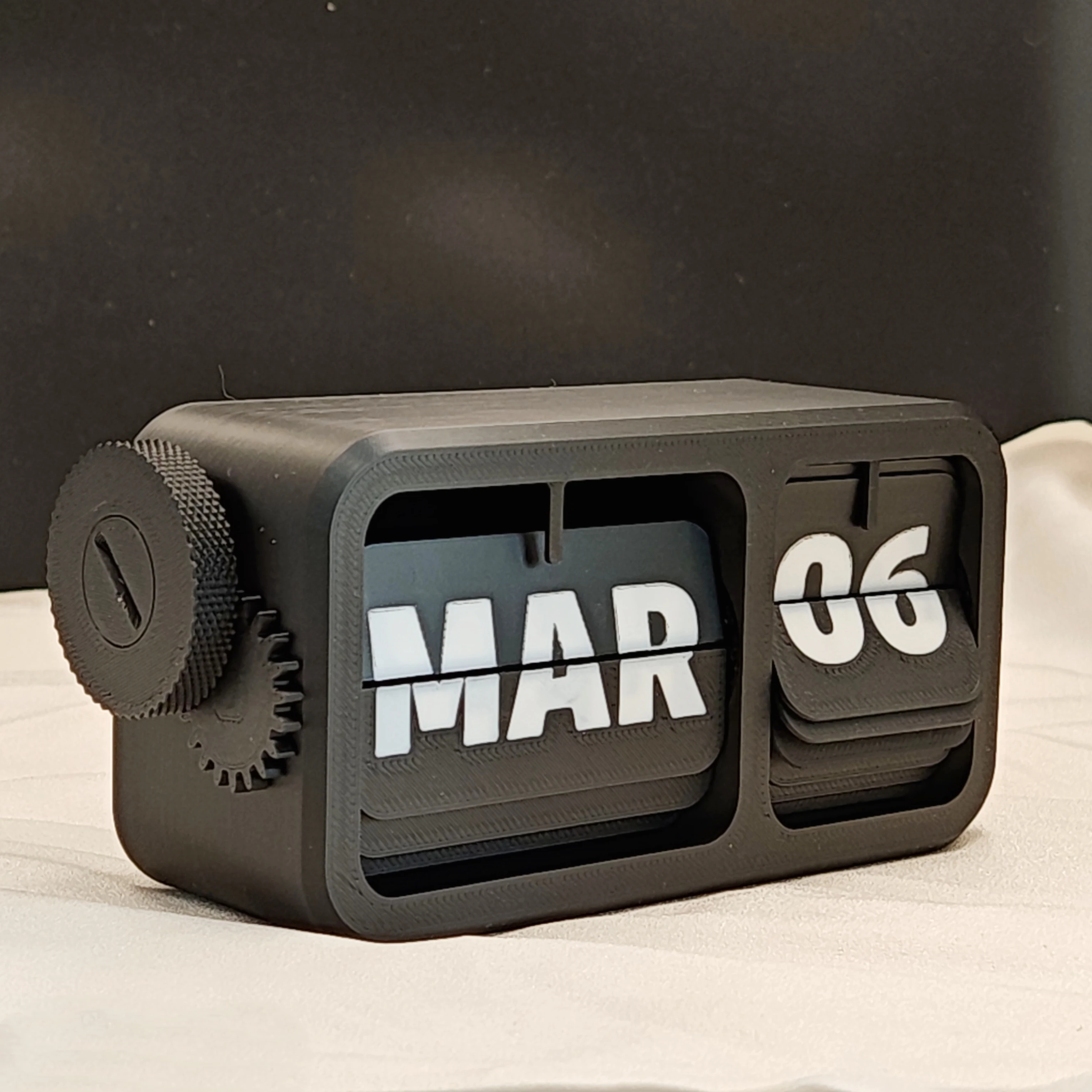2025 Steampunk Flip Calendar - 3D Printed PETG Mechanical Desktop Toy for Stress Relief, Unique Gift Idea