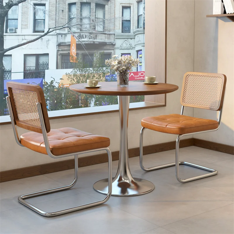 Modern simple tea restaurant wrought iron round table milk tea shop solid wood dining table cake shop small dining table and cha