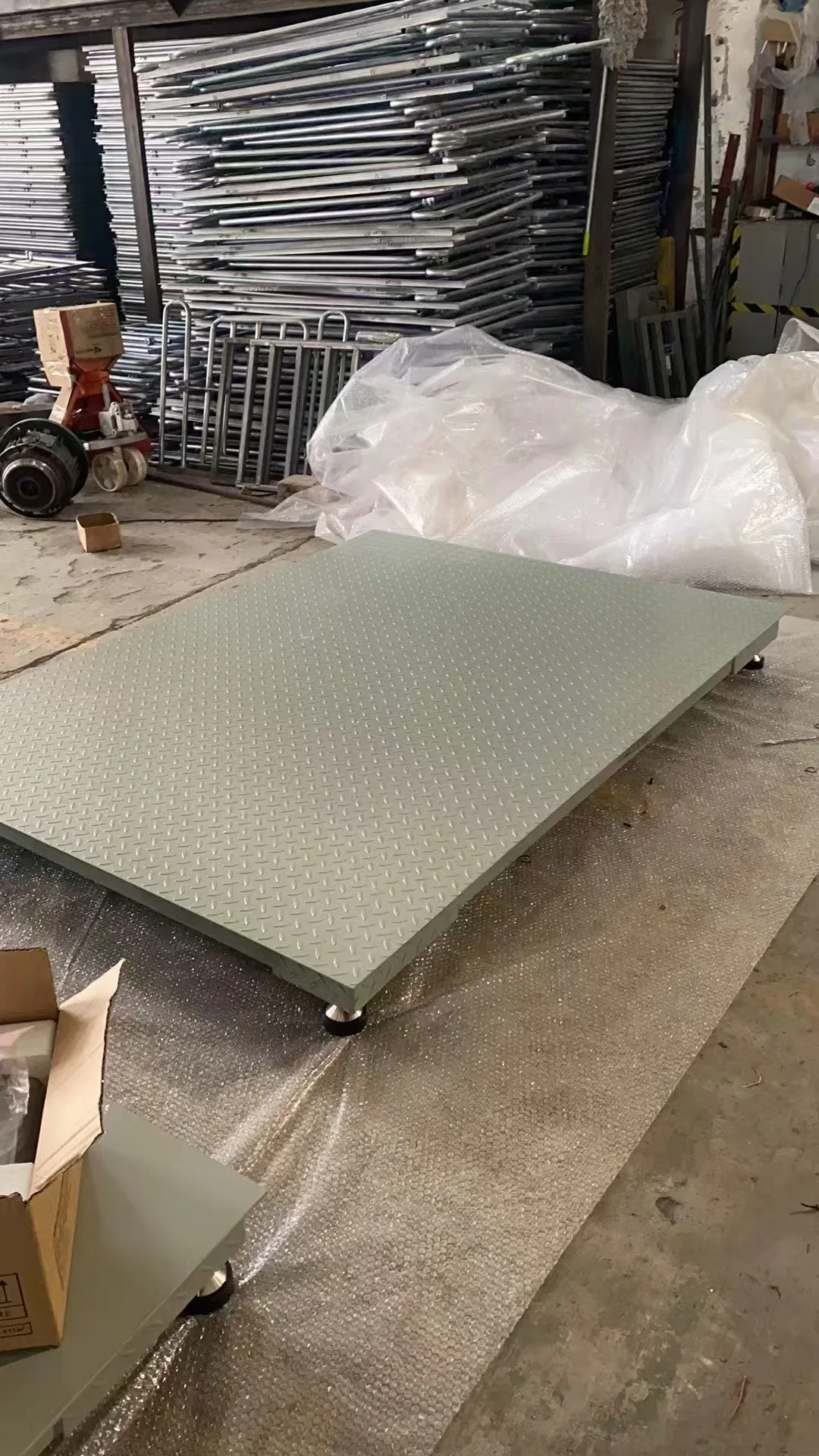 Weighing 1.2*2m 1000kg 4mm Plate Industrial Digital Platform 3 Ton Pig Scale Weight For Cattle Floor Weighing Scale
