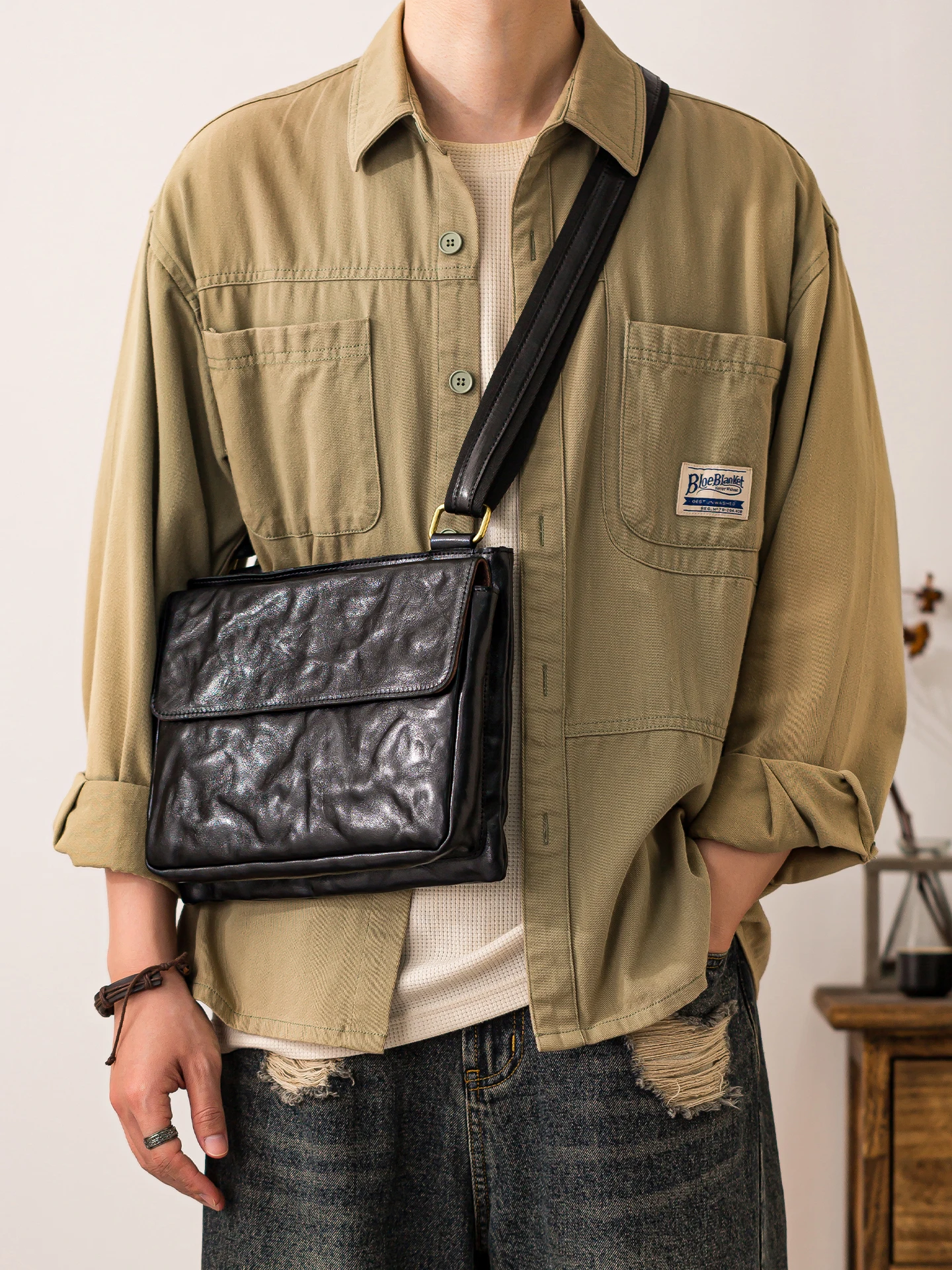 PNDME casual vintage high quality real leather men's shoulder bag outdoor travel luxury cow leather commuter crossbody bag