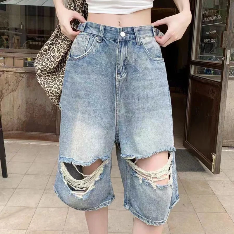 

Hot girl retro Feng Shui washing jeans for women in summer design street straight wide-leg ripped five-point pants