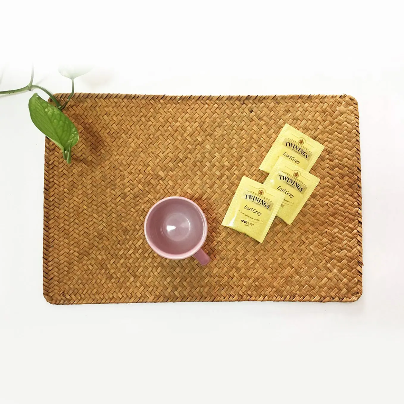 Pack of 4 Natural Seagrass Place MatHand-Woven Rectangular Rattan Placemats Straw Tea Cup Mat Potholder