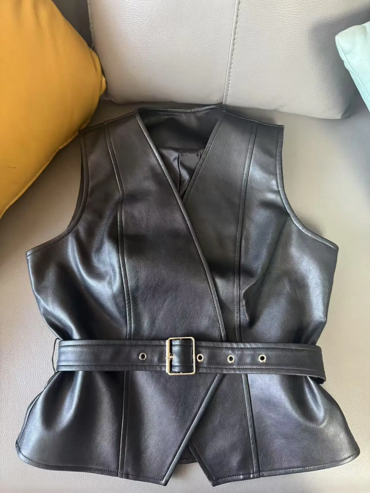 

Autumn and winter quality women's black leather vest V-neck sleeveless slim fit vest fashionable women's clothing with belt