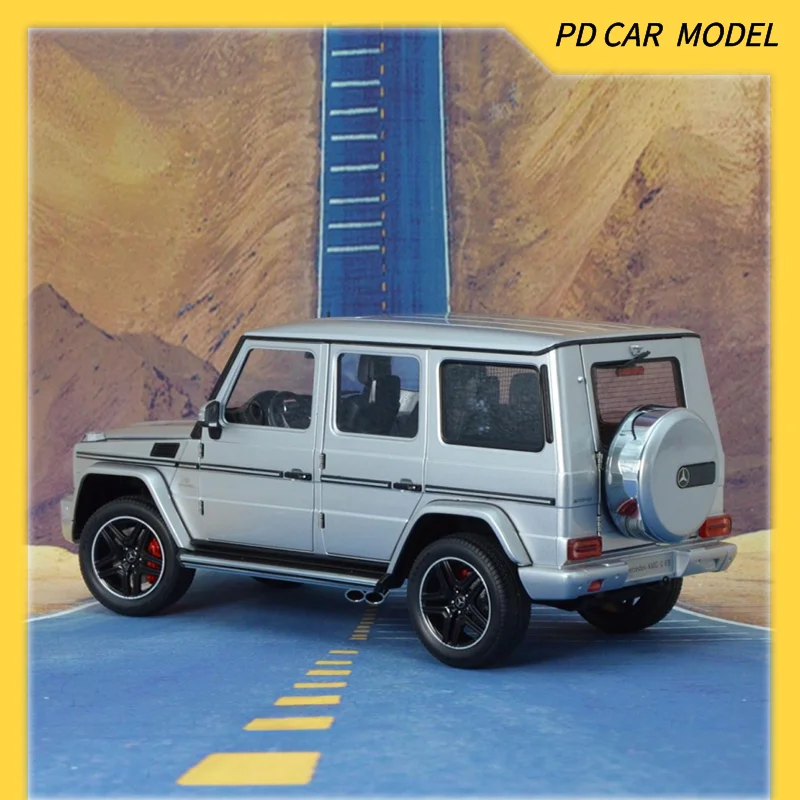 AUTOART Collectible 1:18 Scale Model Mercedes AMG G 63 Silver Gift for friends and family