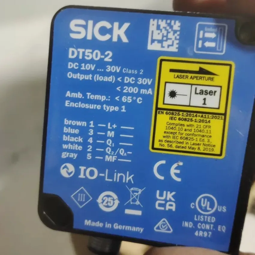 1 шт. НОВЫЙ датчик SICK DT50-2B215552 # Син