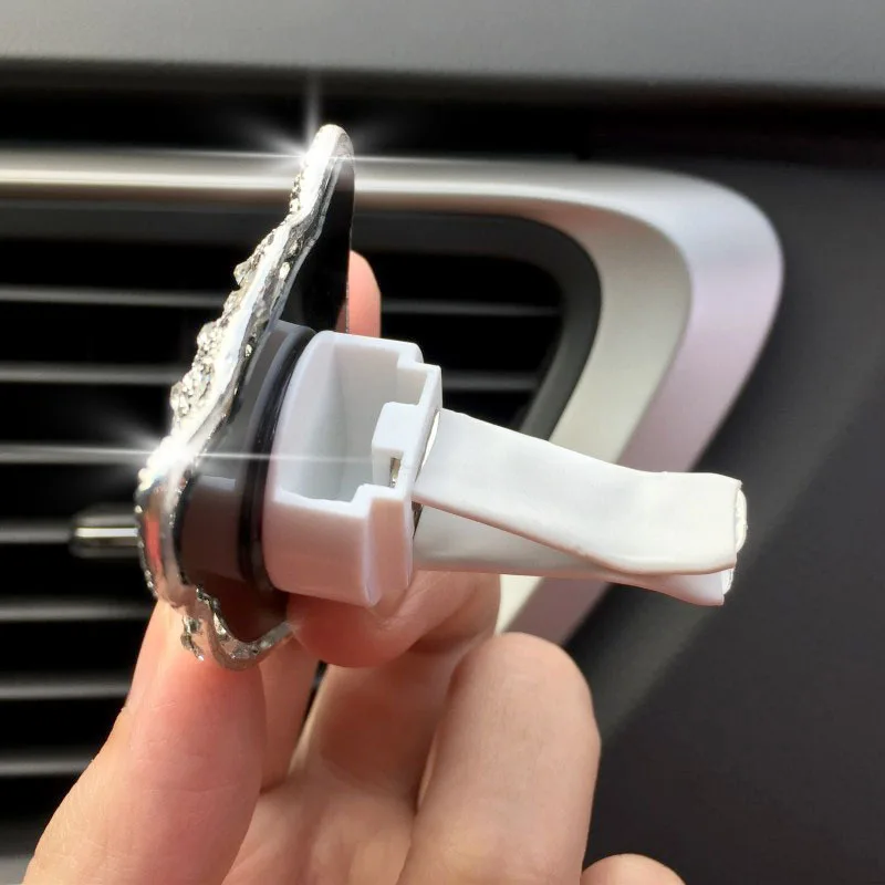 1X Car Air Vent Perfume Clip Charms Crystal Leopard Aromatherapy Essential Oil Diffuser Fashion Car Decoration Charms Rhinestone