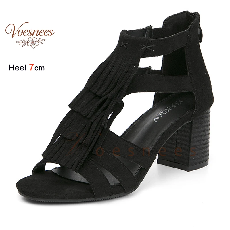 Sandalias de tacón de bloque de 7 cm para mujer, de gamuza negra con flecos, punta abierta, con recortes, correa al tobillo y cremallera trasera, estilo occidental, zapatos de vestir casuales
