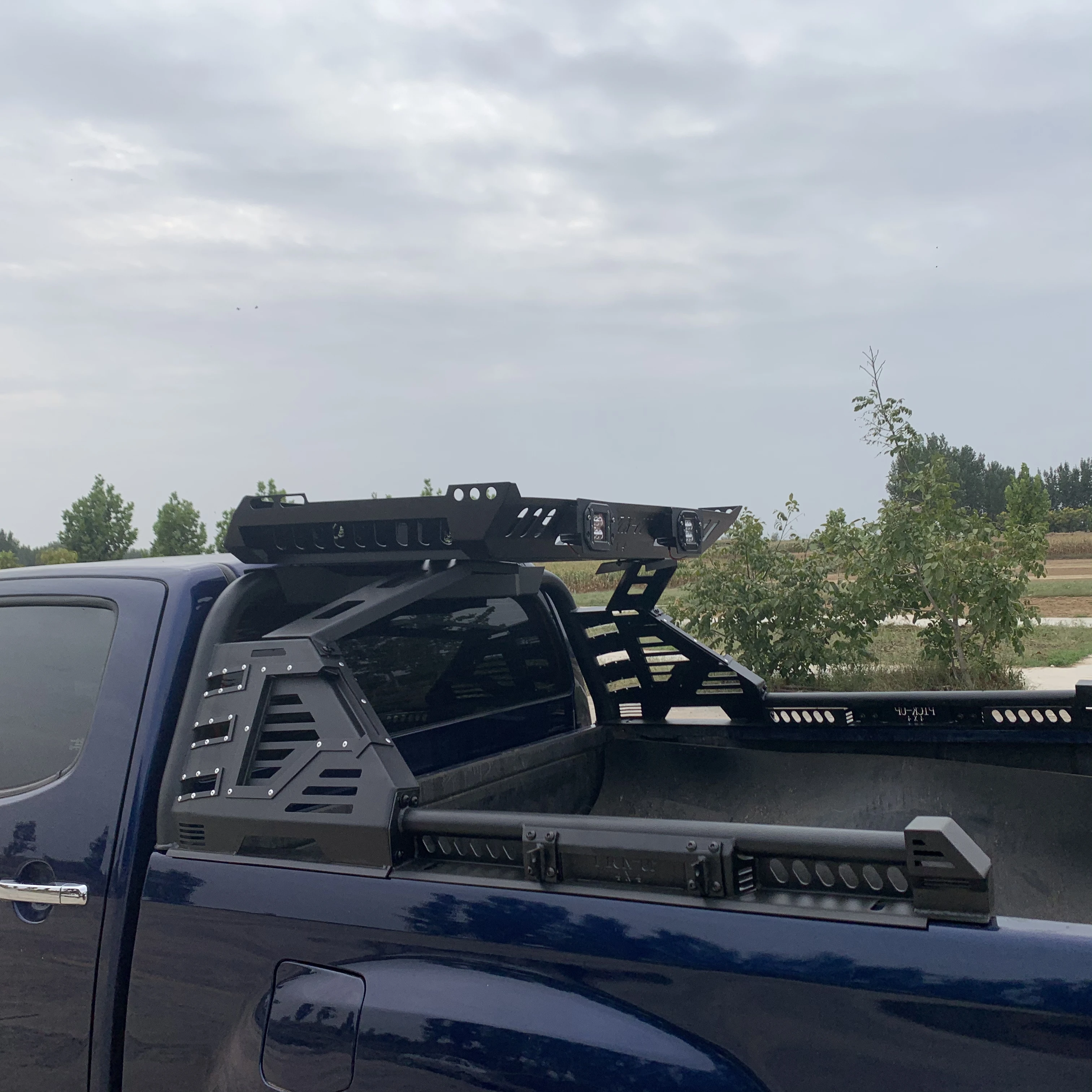 

Самый продаваемый спортивный багажник-кенгурятник 4x4 для пикапов с корзиной и LED-подсветкой для BYD Shark 6, GMC Sierra, NP300, водонепроницаемый