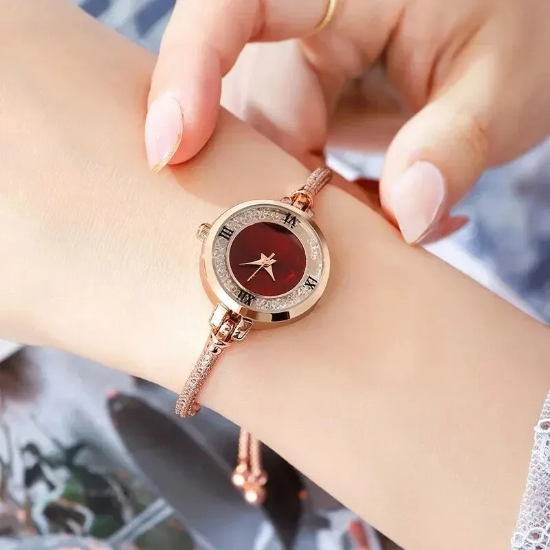 2024 Fashion Women\'s Watch Gold Bracelet Small Dial Elegant Watch New Cute Women\'s Steel Bracelet Watch Quartz Watch