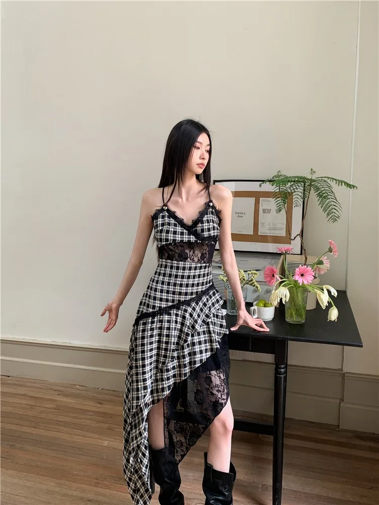 Retro Black And White Plaid Suspender Dress For Women With Summer Lace Patchwork Irregular Slim Fit Dress