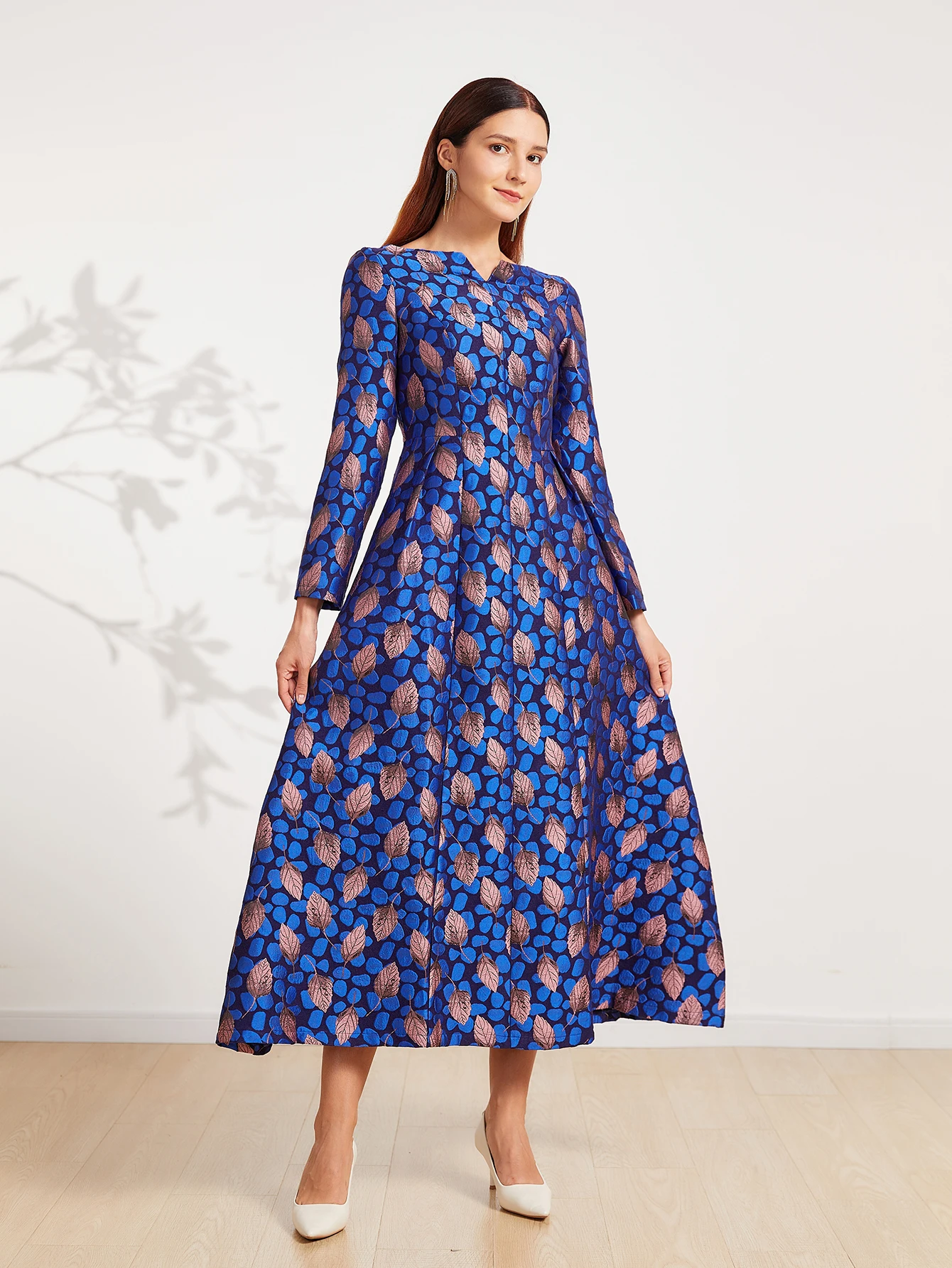 Blue-gray long-sleeved heavy jacquard fashion elegant and exquisite dress