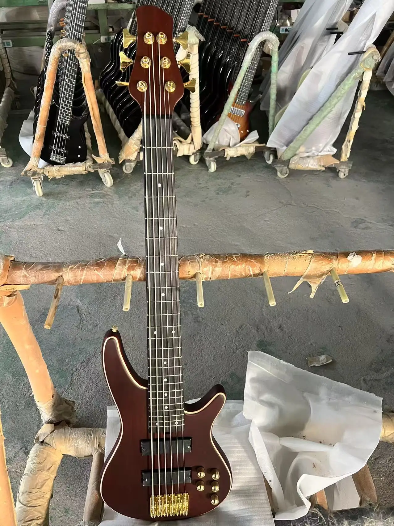 

Musical Instruments Factory Customized 6-String Bass High-Quality Gold Accessories For Free Delivery.
