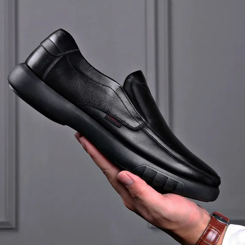 Autumn  Leather shoes men Loafers Winter Warm Breathable Business Casual sneaker Plus Velvet Soft sole Flat shoes man