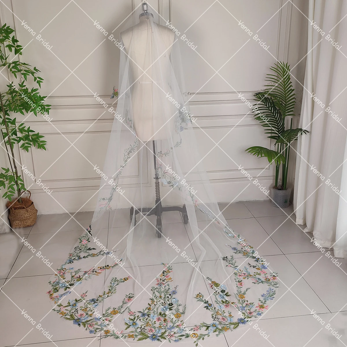 Handmade Green Colorful Floral Lace Bridal Blusher Veil Cathedral 3 Meters Long Embroidered Trim Customized Forest Wedding Veils