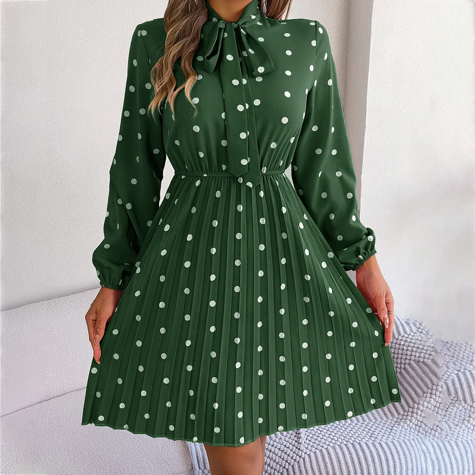 Abito da donna retrò premium autunnale al ginocchio, manica lunga, allacciatura, stampa a pois, pieghe, abito camicia in vita smock