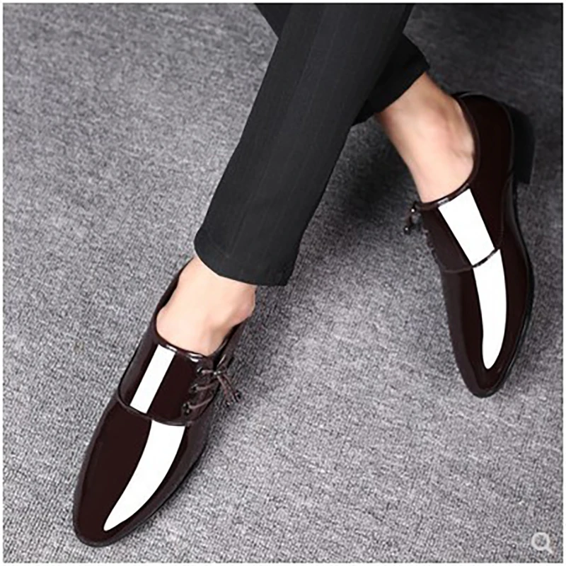 Man Oxford Patent Leather Shoes Glossy Formal Dress Shoes Office Wedding Footwear Mocassin Homme Shoes Pointed Toe Lace Up Male