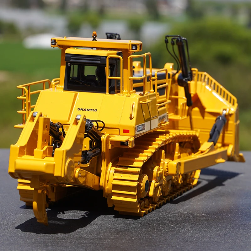 

1:43 Original Shantui SD90-C5 Bulldozer, Shantui Large Bulldozer Mechanical Engineering Vehicle Alloy Model
