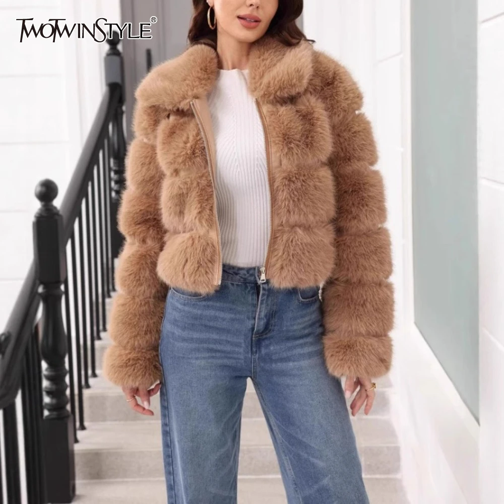 

TWOTWINSTYLE Luxury Loose Spliced Zip Short Coat for Women Lapel Long Sleeve Patchwork Imitation Fur Temperament Jacket Female