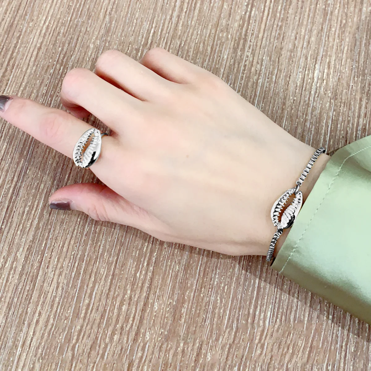 

50Pcs Shell Beads Accessories DIY Scattered Plated Shell Pendants for Necklace Bracelet Earrings Jewelry Crafts