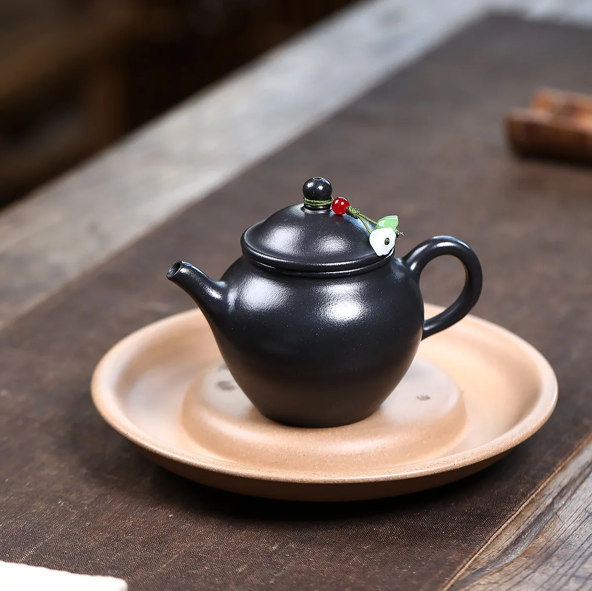 

Handmade Yixing Purple Clay Pot Famous Ore High Quality Stone Yellow Mud Inner Push Ball Hole Scholar Small Height Pan Teapot