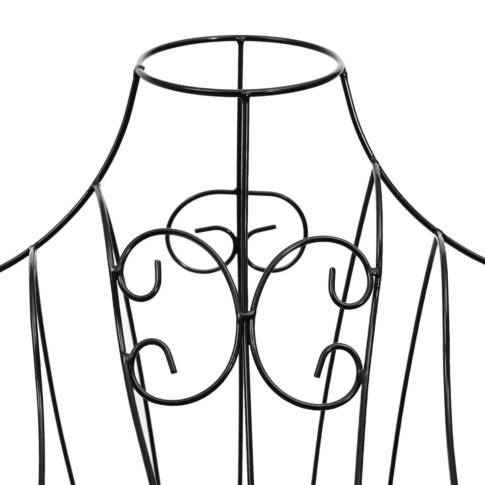 تمثال نصفي عارضة أزياء مزخرفة على شكل دمية خياط معدني في مظهر عتيق عتيق ملابس مزخرفة باللون الأسود