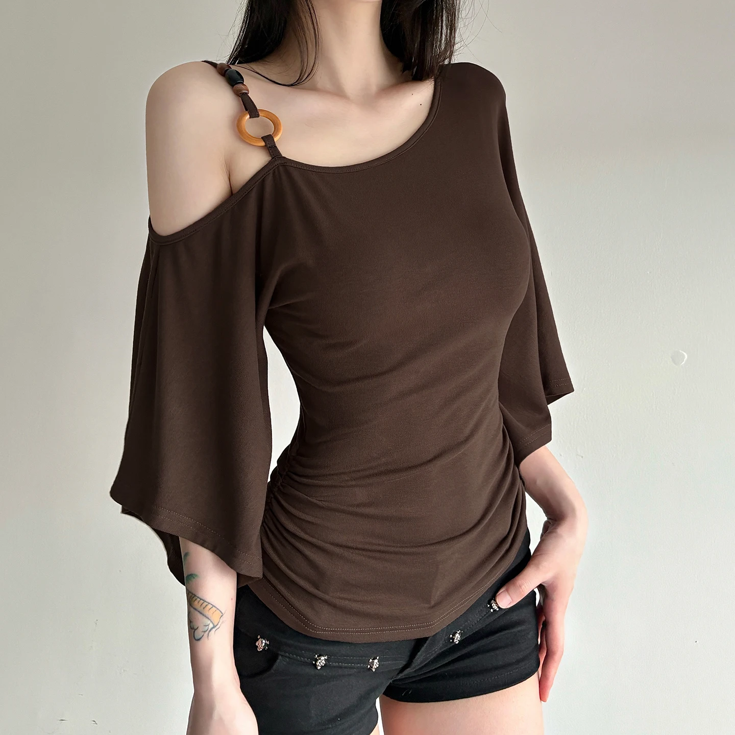 [RUOKE] Casual One Shoulder Top Women Commuter Designed Beaded Slim Fit Flare Sleeve Blouse Daily Outfit Elegant T-shirt Summer