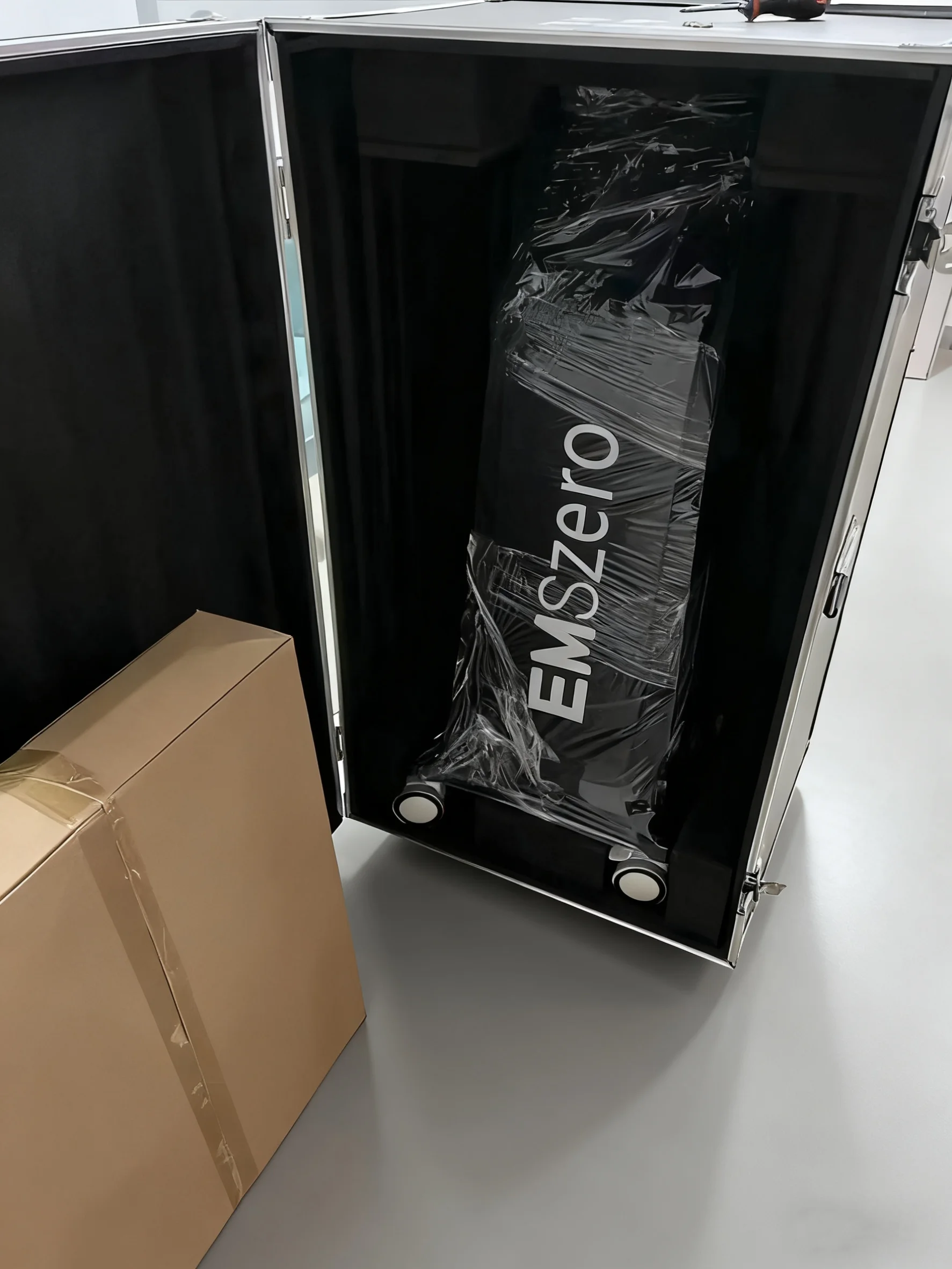 

RF Nova EMS Body Slimming Sculpting Machine EMSzero NEO Professional Equipment Build Muscle Fat Burning EMS