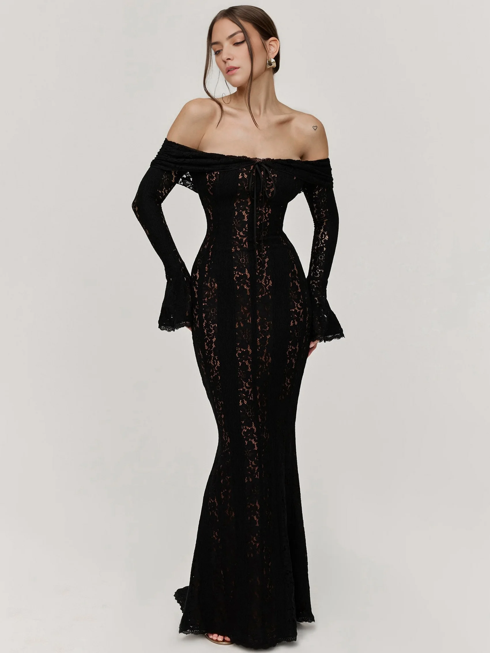 ชุดเดรสยาวทรงเข้ารูปสำหรับผู้หญิง ดีไซน์เปิดไหล่ แต่งลูกไม้ แขนทรงกระดิ่ง ผ้าตาข่ายซีทรู ทรงเมอร์เมด เหมาะสำหรับงานแต่งงานและงานปาร์ตี้