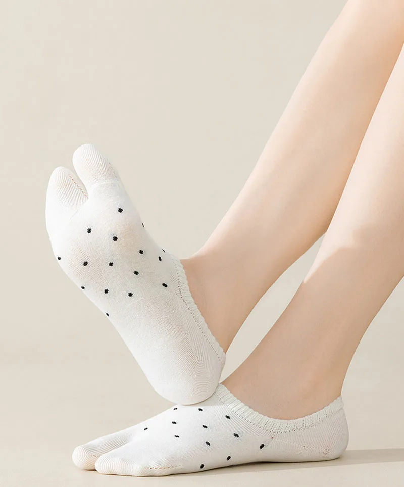 Summer Low Cut 2 Fingers Socks For Women Black Dot Print Invisible Boat Socks Japanese Casual Split Toe Socks Female Short Socks