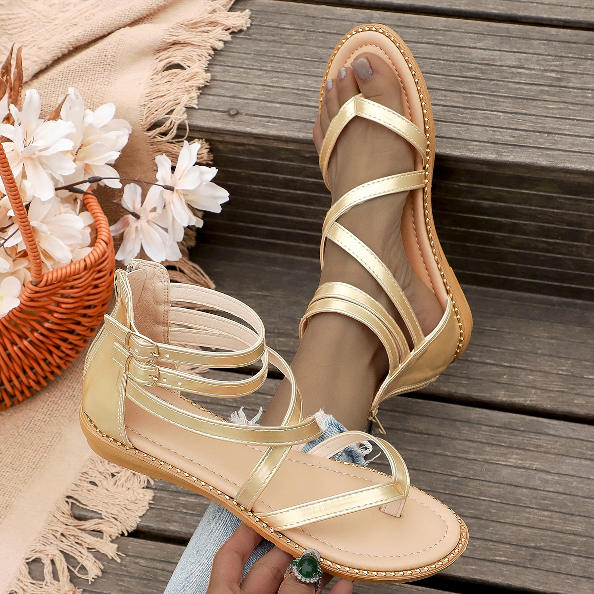 Women's Golden Leisure Fairy Flat-bottomed Bag with Sandals in Summer, The New Simple One-word Buckle Design Plus Size Sandals.