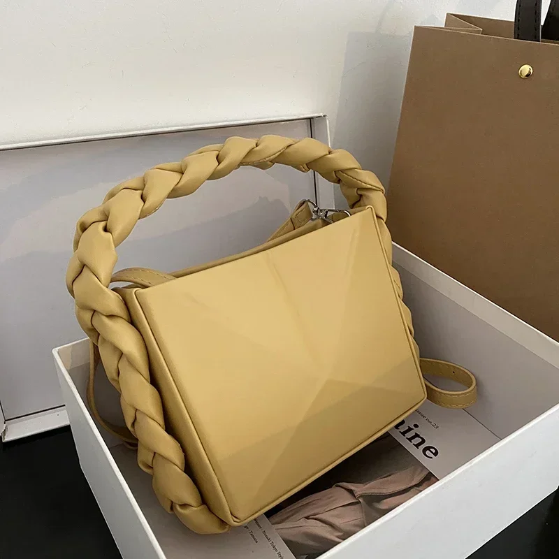 High Quality PU Design Shoulder Bags Solid Simplicity Triangle Square Hand Bags for Women 2024 Fashion Trend New Versatile