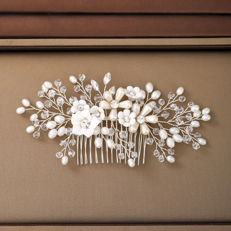 Comb Hair Ornament Which Is Elegant And