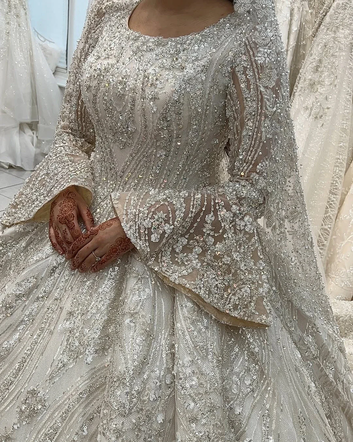 فساتين زفاف إسلامية مخصصة فساتين زفاف مطرزة بالخرز فساتين العروس في الشرق الأوسط بأكمام طويلة الأميرة فيستدو دي نوفيا