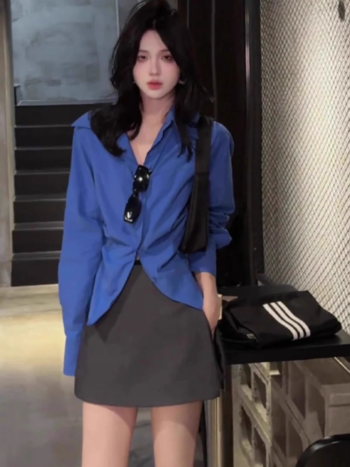 

Синяя приталенная рубашка с длинным рукавом в корейском стиле с отложным воротником, женская, весенняя, модная, для офиса, маленького размера, топ