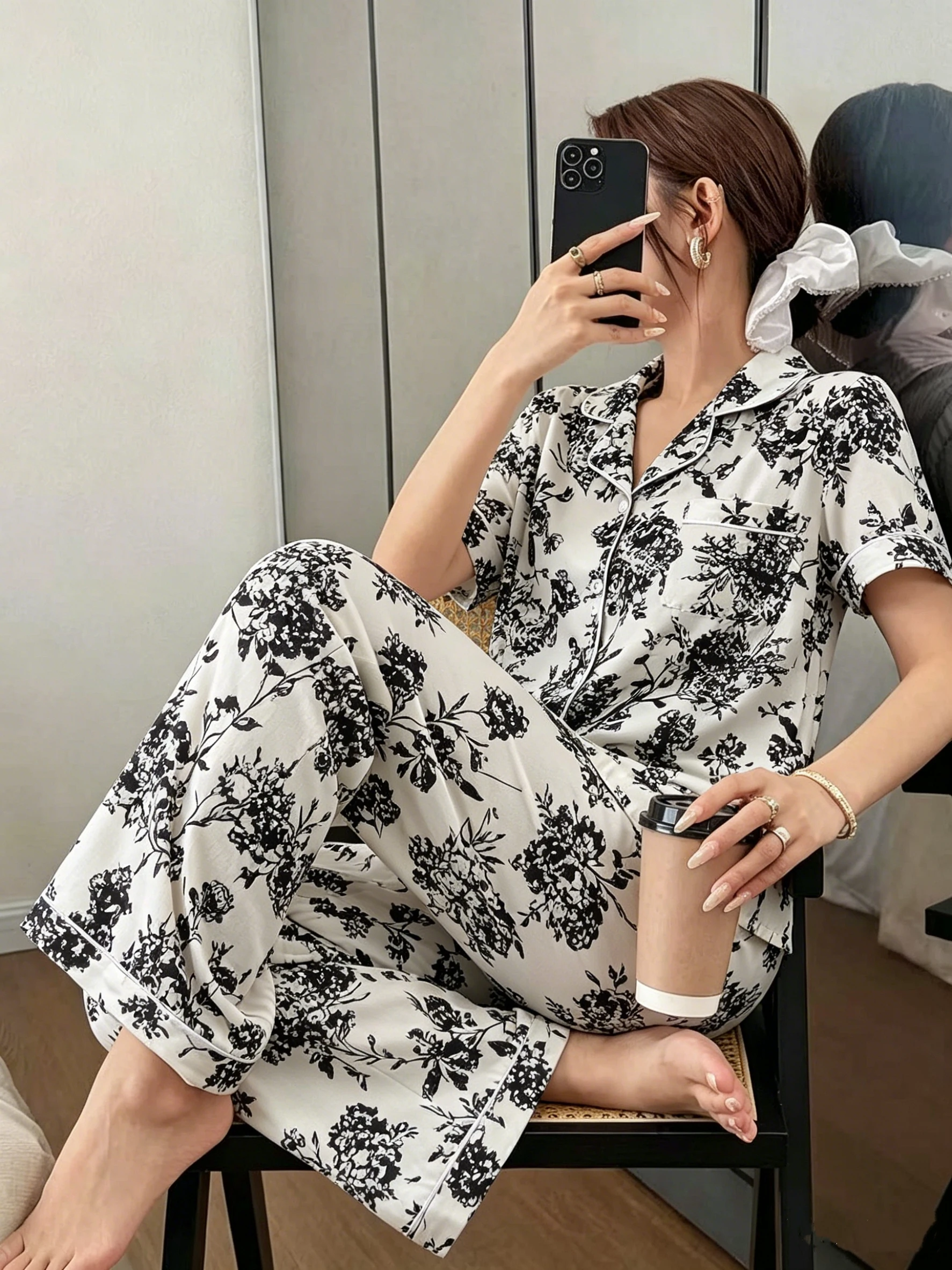 

Women Floral Print Pajamas Set Short Sleeve Button Down Shirt & Long Pants 2 Pieces Loungewear Casual Soft Sleepwear
