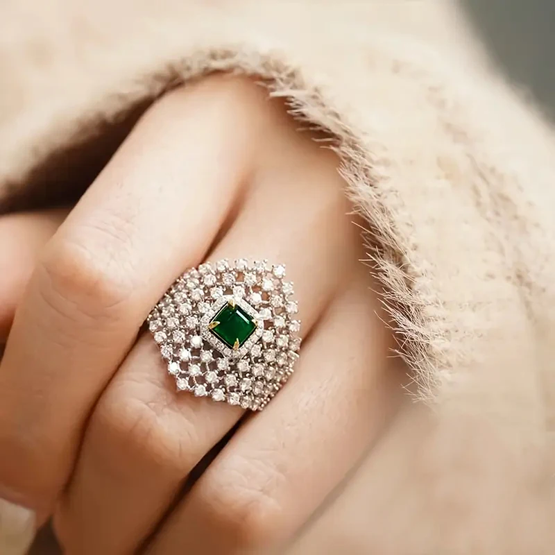 Huitan Funkelnder Damenring mit grünem CZ-Stein, hohles Design, modisch, für Hochzeit, elegante Dame, Jahrestag, Accessoires, Schmuck, Geschenk – Detail 2