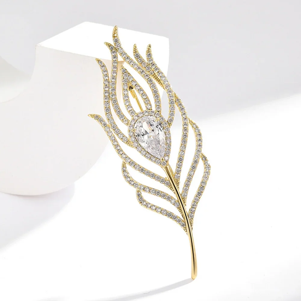 Fashion Clothes Decoration Jewelry Gifts Peacock Feather Brooch Pin Elegant Water Drop Zircon Brooches Badge for Women